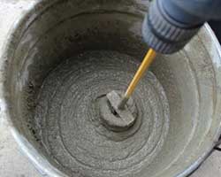 zelf waterdicht cement maken - mixen