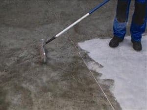 keldervloer waterdicht maken - aanbrengen met roller